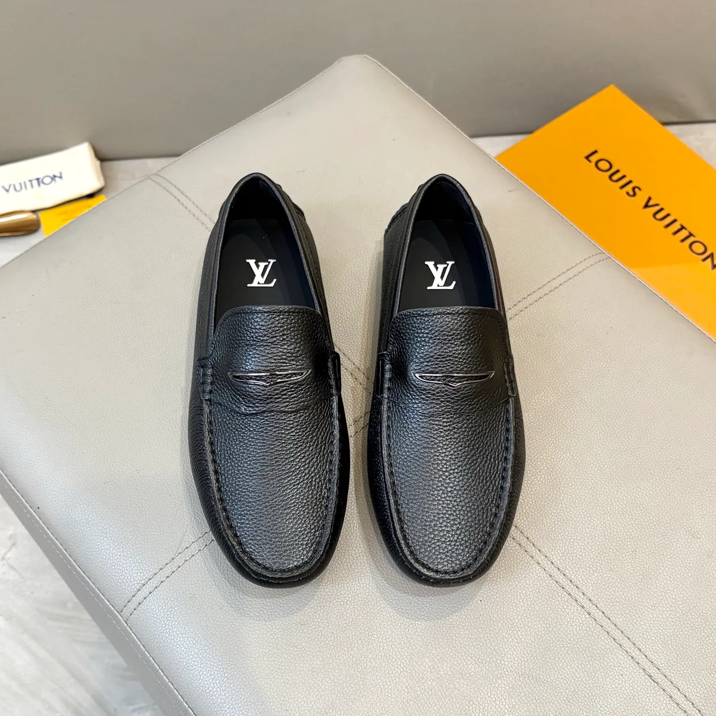 Factory price: 460💰LV men's beanie shoes 2025 official website synchronized <market top version> imported first-layer cowhide ➕ black cowhide original packaging. Size 38-45